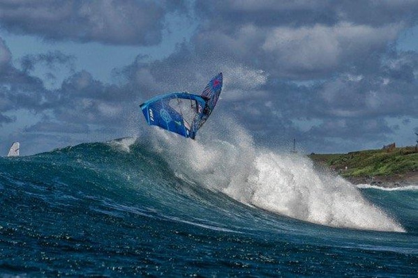 Le Guadeloupéen Antoine Martin s'attaque aux vagues mythiques des Fidji Le Guadeloupéen Antoine Martin s'attaque aux vagues mythiques des Fidji