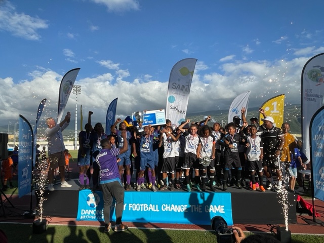 Les jeunes joueurs de la JS Saint-Pierroise et de l’AS Jeanne d’Arc remportent la finale de la Danone Nations Cup Réunion 2023 Les jeunes joueurs de la JS Saint-Pierroise et de l’AS Jeanne d’Arc remportent la finale de la Danone Nations Cup Réunion 2023