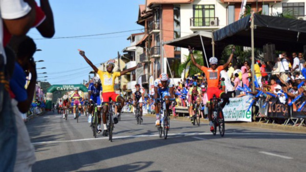 La joie du Guadeloupéen Cédric Locatin vainqueur du tour de Guyane 2016 © Myrna Glennie