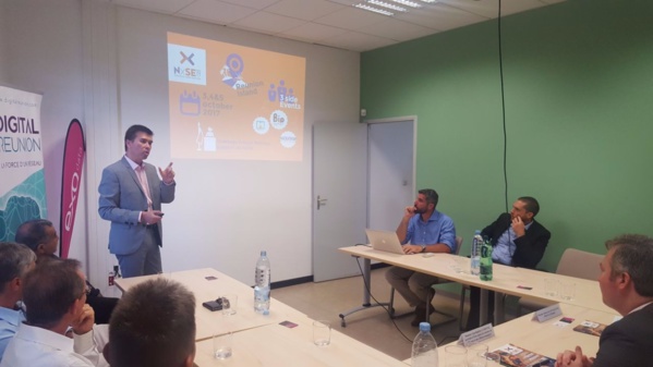 Philippe Arnaud présente la filière devant le secrétaire d'état Philippe Arnaud présente la filière devant le secrétaire d'état