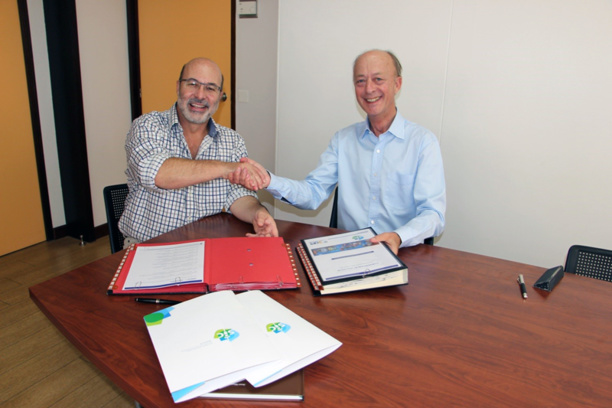 Signature de la convention © OPT Signature de la convention © OPT