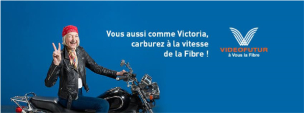 VIDEOFUTUR disponible auprès d’1 million de foyers,surprend avec Victoria,une ambassadrice chic et loufoque dans une campagne de communication décalée VIDEOFUTUR disponible auprès d’1 million de foyers,surprend avec Victoria,une ambassadrice chic et loufoque dans une campagne de communication décalée