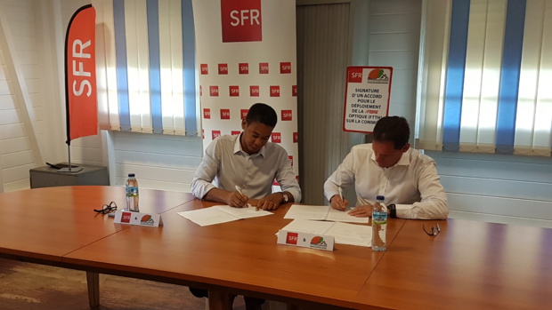 Martinique: Accord sur le déploiement de la Fibre Optique (FTTH) entre la mairie du Saint Esprit et SFR Caraïbe Martinique: Accord sur le déploiement de la Fibre Optique (FTTH) entre la mairie du Saint Esprit et SFR Caraïbe