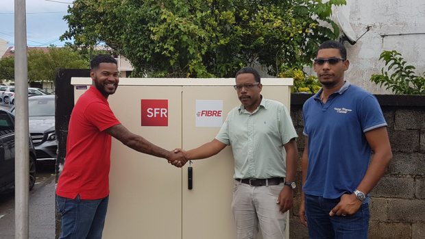 Martinique: SFR installe la Fibre optique (FTTH) dans la commune du Robert Martinique: SFR installe la Fibre optique (FTTH) dans la commune du Robert