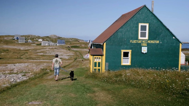 Crédit Photo: Colibri / Ganesha / Karl More Prod / SPM La 1ère Crédit Photo: Colibri / Ganesha / Karl More Prod / SPM La 1ère