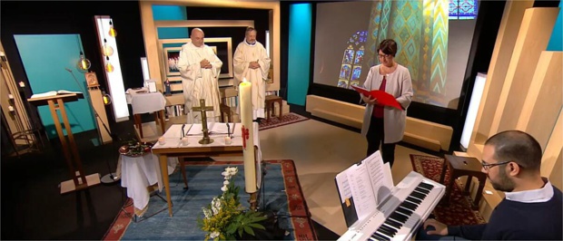 Nouveau confinement : Le Jour du Seigneur reprend les messes en direct du studio du CFRT Nouveau confinement : Le Jour du Seigneur reprend les messes en direct du studio du CFRT