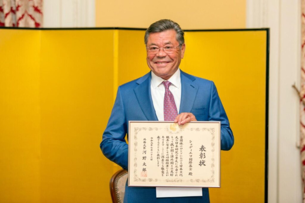 Les relations entre les deux cultures Les relations entre les deux cultures