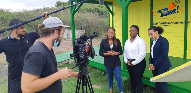 Présentation : Animateurs Réseau Média Jeunes - Equipe technique : Zandolywood Présentation : Animateurs Réseau Média Jeunes - Equipe technique : Zandolywood