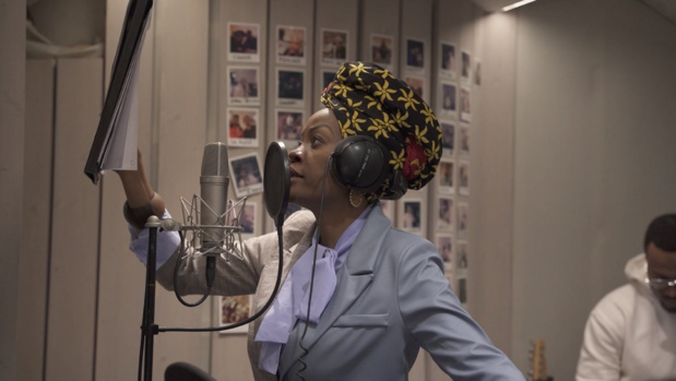 La chanteuse mahoraise Zily présente son nouveau single "Tsika" et dévoile son nouveau projet audacieux La chanteuse mahoraise Zily présente son nouveau single "Tsika" et dévoile son nouveau projet audacieux