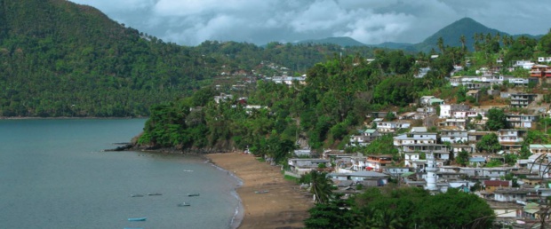 Mayotte au-delà de ses stéréotypes, à l'honneur dans le documentaire inédit "Mayotte en off" ce mercredi sur Réunion La 1ère Mayotte au-delà de ses stéréotypes, à l'honneur dans le documentaire inédit "Mayotte en off" ce mercredi sur Réunion La 1ère
