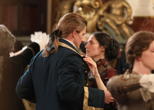 Le magazine Point de Vue lance sa plate-forme de vidéo à la demande (VOD) et présente la série "La comtesse rouge" qui sera disponible dés le 1er décembre Le magazine Point de Vue lance sa plate-forme de vidéo à la demande (VOD) et présente la série "La comtesse rouge" qui sera disponible dés le 1er décembre