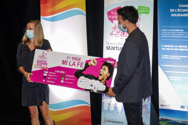 1er prix Maude K avec Fréderic Annette Président de la Cress 1er prix Maude K avec Fréderic Annette Président de la Cress