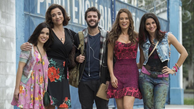 La telenovela brésilienne "Coeurs brûlants" débarque en mars sur les chaînes La 1ère