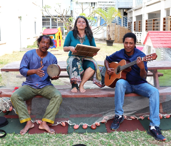 Les enfants de l'Hôpital d'Enfants de l'ASFA en concert maloya Les enfants de l'Hôpital d'Enfants de l'ASFA en concert maloya