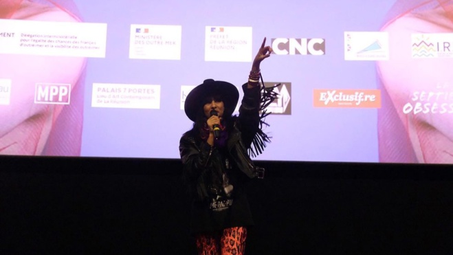 Aurélia Mengin reçoit la médaille d’honneur de l’engagement ultramarin Aurélia Mengin reçoit la médaille d’honneur de l’engagement ultramarin