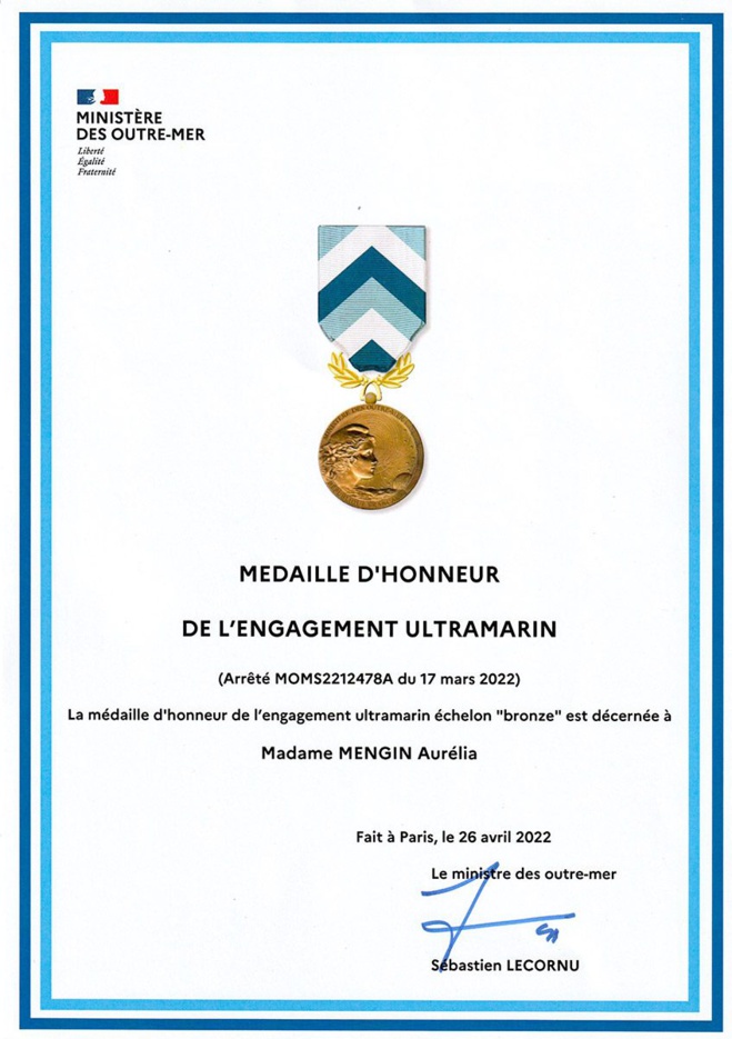 Aurélia Mengin reçoit la médaille d’honneur de l’engagement ultramarin Aurélia Mengin reçoit la médaille d’honneur de l’engagement ultramarin