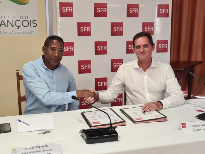 SFR Caraïbe parrain de « LÉKOL ANGEL », offre 25 tablettes aux écoles du François SFR Caraïbe parrain de « LÉKOL ANGEL », offre 25 tablettes aux écoles du François
