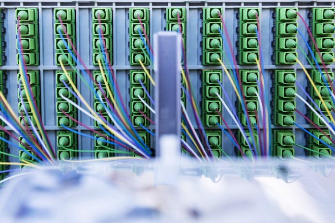 REUNION THD-Bandeau de prises optiques © Gwael Desbont REUNION THD-Bandeau de prises optiques © Gwael Desbont