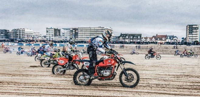 © 2020 Najib Ishak. Tous droits réservés. © 2020 Najib Ishak. Tous droits réservés.