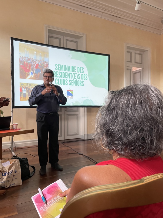 Le CCAS de Saint-Denis à la rencontre des séniors Le CCAS de Saint-Denis à la rencontre des séniors