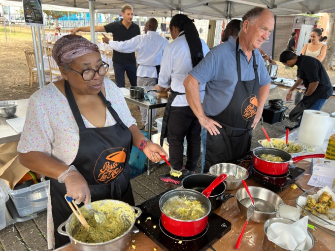 4 Épices : Un projet culinaire et artistique créant des liens au cœur de Plateau Caillou 4 Épices : Un projet culinaire et artistique créant des liens au cœur de Plateau Caillou