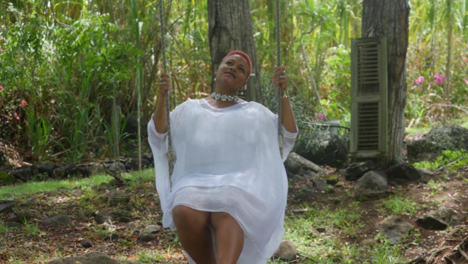 © SHAKTI PRODUCTIONS & RIDDIM PRODUCTION © SHAKTI PRODUCTIONS & RIDDIM PRODUCTION