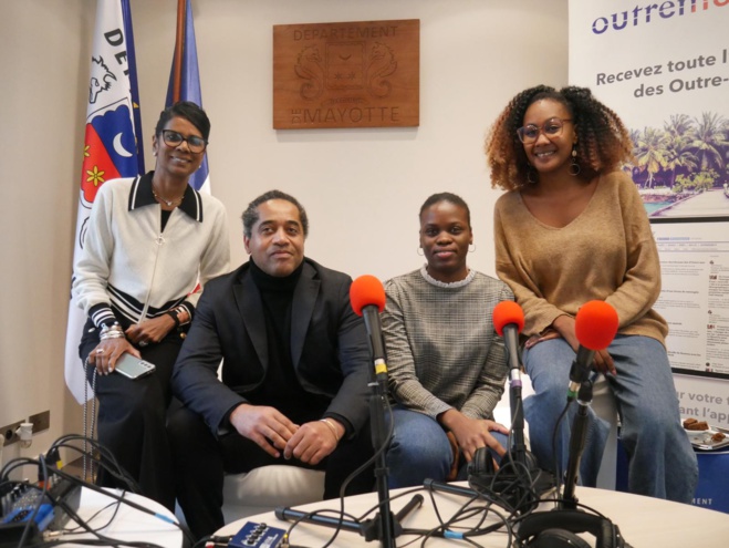 Outremers360 installe un dispositif spécial de radio filmée au cœur de la Délégation de Mayotte à Paris Outremers360 installe un dispositif spécial de radio filmée au cœur de la Délégation de Mayotte à Paris