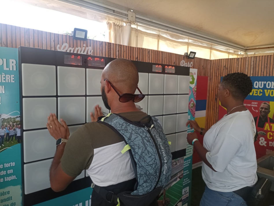 Ze-wall, animation ludique sur le stand de la CPLR Ze-wall, animation ludique sur le stand de la CPLR