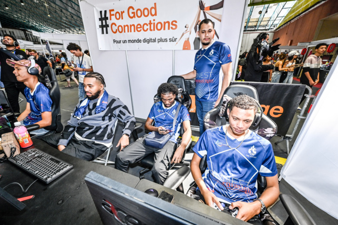 Orange a installé la Fibre pour que les joueurs bénéficient d'un débit 2Mo Orange a installé la Fibre pour que les joueurs bénéficient d'un débit 2Mo