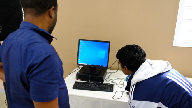 Dons d'ordinateurs : Zeop et la fondation Océinde s'engagent pour l'accès au numérique à Saint-Paul Dons d'ordinateurs : Zeop et la fondation Océinde s'engagent pour l'accès au numérique à Saint-Paul