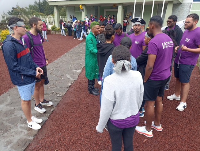 Les étudiants de l'IAE à la conquête de Hell-Bourg : une journée d'intégration sous le signe de la cohésion et de l'aventure Les étudiants de l'IAE à la conquête de Hell-Bourg : une journée d'intégration sous le signe de la cohésion et de l'aventure
