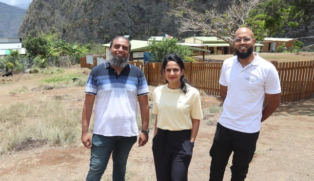 Insaniyat et le CCAS de Saint-Paul s’associent pour offrir une fin d'année festive aux plus démunis Insaniyat et le CCAS de Saint-Paul s’associent pour offrir une fin d'année festive aux plus démunis