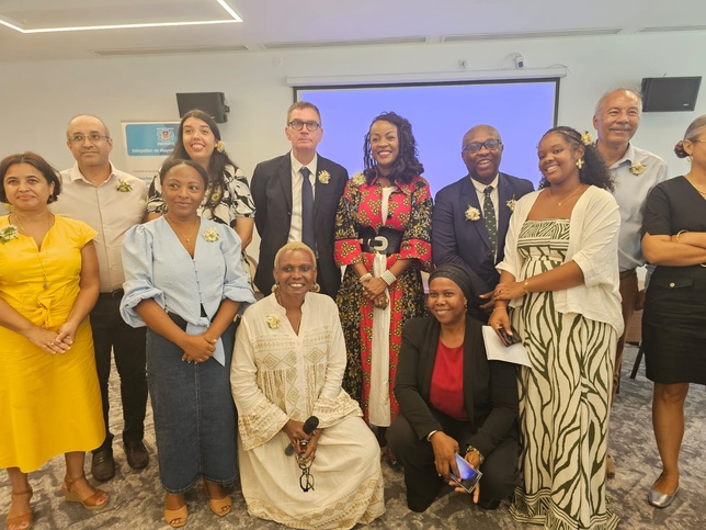 La chanteuse Zily enflamme le Kabardock : une soirée magique à La Réunion entre espoir, unité et renaissance La chanteuse Zily enflamme le Kabardock : une soirée magique à La Réunion entre espoir, unité et renaissance
