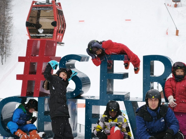 Un séjour inoubliable : Les jeunes du DITEP Antoine Lucas à la découverte de la neige et de Paris Un séjour inoubliable : Les jeunes du DITEP Antoine Lucas à la découverte de la neige et de Paris