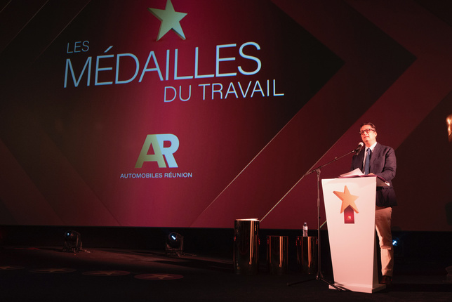 Automobiles Réunion honore 117 collaborateurs lors d’une cérémonie de remise de médailles du travail Automobiles Réunion honore 117 collaborateurs lors d’une cérémonie de remise de médailles du travail