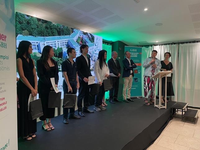 GBH engagé depuis plus de 20 ans auprès des étudiants du lycée Marguerite Jauzelon : distribution des bourses pour financer des stages en Afrique du Sud