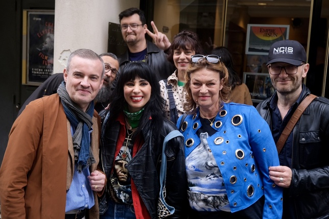 SCARLET BLUE triomphe à Paris : une première enflammée au Festival Cinéma Interdit SCARLET BLUE triomphe à Paris : une première enflammée au Festival Cinéma Interdit