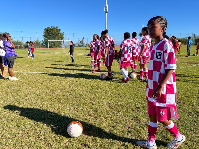 Le "Festi Foot Féminin" à La Réunion : Orange renforce son engagement pour un football plus inclusif Le "Festi Foot Féminin" à La Réunion : Orange renforce son engagement pour un football plus inclusif