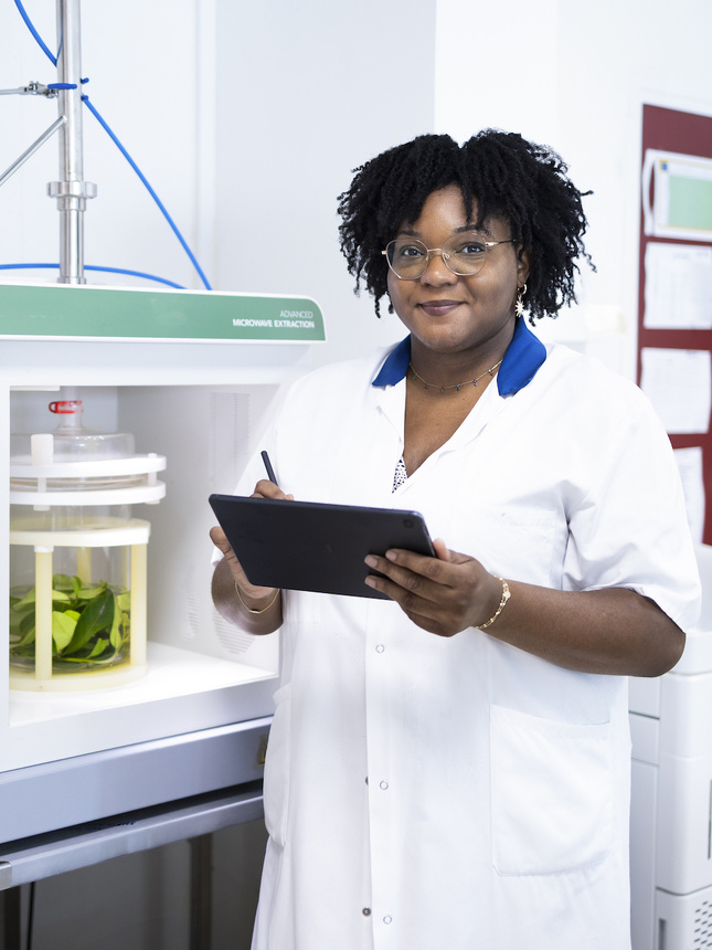 6 chercheuses des Outre-Mer récompensées à l'Académie des Sciences à Paris