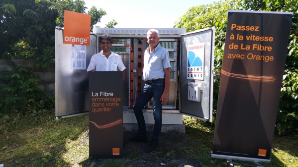 Orange Réunion déploie son réseau de fibre optique dans le quartier du Moufia (Sainte-Clotilde) Orange Réunion déploie son réseau de fibre optique dans le quartier du Moufia (Sainte-Clotilde)
