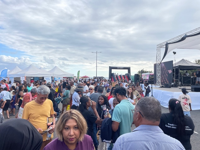 Réun’île réunit près de 7 000 visiteurs à Saint-Pierre autour du “fait péi” Réun’île réunit près de 7 000 visiteurs à Saint-Pierre autour du “fait péi”