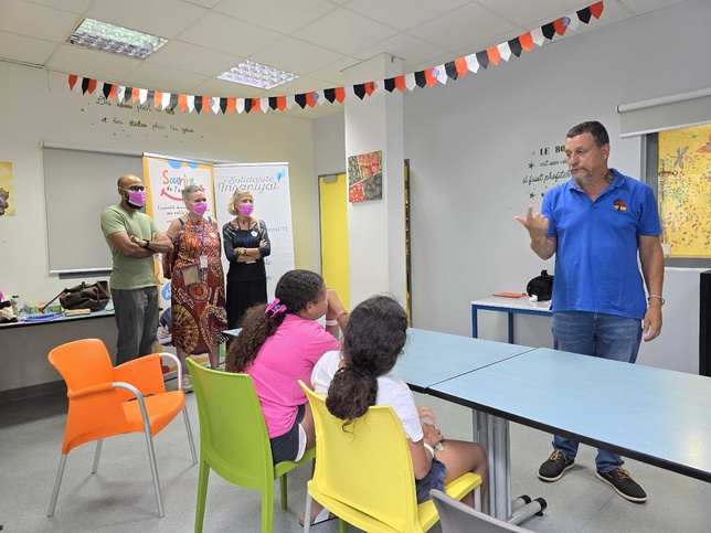 Beurty Dubar (Kozé Conté) durant son intervention auprès des jeunes hospitalisés Beurty Dubar (Kozé Conté) durant son intervention auprès des jeunes hospitalisés