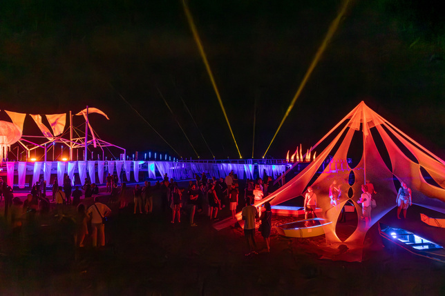 Kromali : le débarcadère de Saint-Paul se dévoile enfin dans un rituel lumineux et sonore spectaculaire