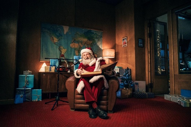 Bouygues Telecom lance les festivités : le Père Noël est de retour sur WhatsApp, encore plus accessible et généreux