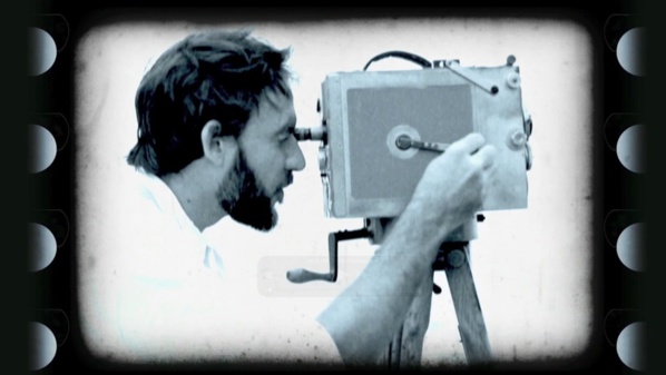 Stéphane Piochaud dans le rôle du réalisateur Jean Mugeli Stéphane Piochaud dans le rôle du réalisateur Jean Mugeli