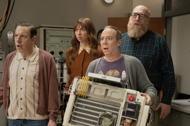 © Warner Bros. Television © Warner Bros. Television