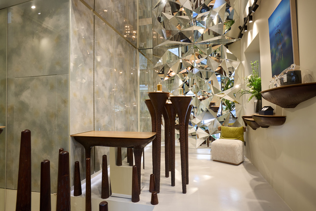 le nouveau liant appliqué au sol de la maison de luxe Barrois, rue Faubourg Saint-Honoré à Paris