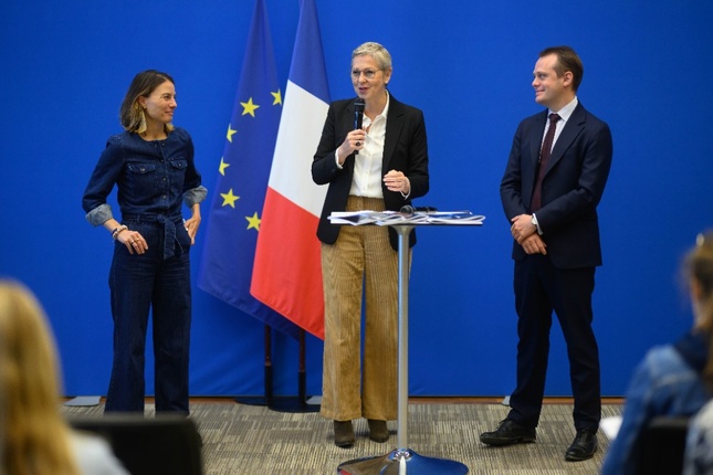 Accélérer le développement des infrastructures numériques en France : France Datacenter et le Groupe iliad remettent 19 recommandations au gouvernement