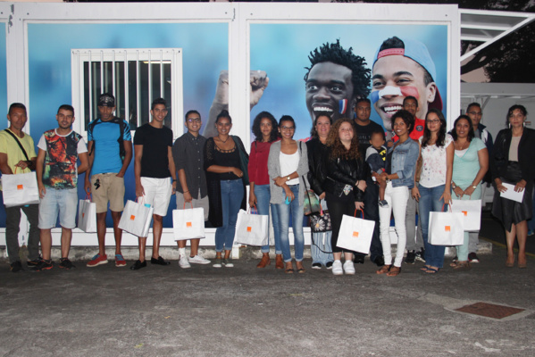 Orange permet à 4 supporters réunionnais d’assister à la finale de l’UEFA Euro 2016 Orange permet à 4 supporters réunionnais d’assister à la finale de l’UEFA Euro 2016