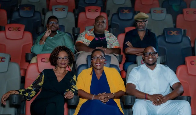 Autour de Pascale Bravo :  Claudius Vermilas - comédien dans "Night Shift" , Patricia Monpierre - chargée des partenariats et référente Parallel 14 Guadeloupe, Raphael Marton - co réalisateur " Des Bouts Cassés" & chargé de distribution, Kevin Frair - scénariste " Des Bouts Cassés", et Daniel Nlandu - auteur et réalisateur © Guadeloupe La 1ère